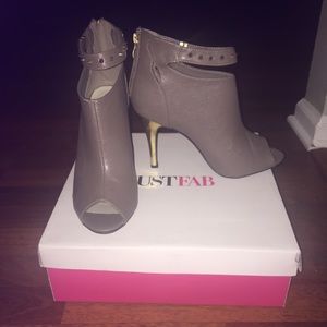 A pair of justfab booties ❤️